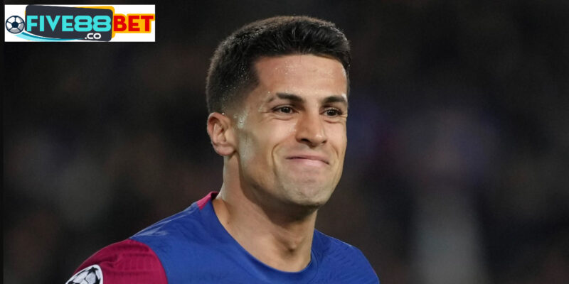 Joao Cancelo 'được phép trở lại bóng đá sau nỗi sợ hãi về sức khỏe'