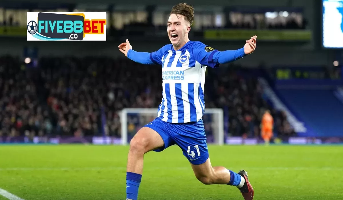 Brighton & Hove Albion thông báo gia hạn hợp đồng với Jack Hinshelwood