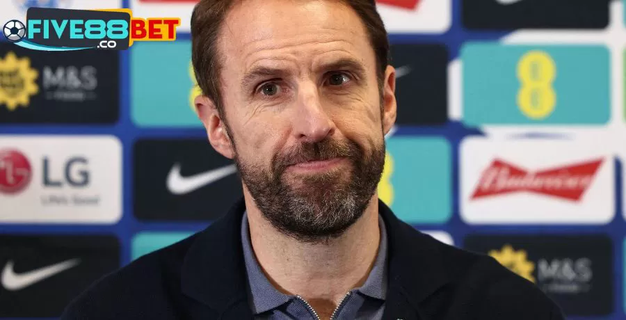 Gareth Southgate đáp trả tin đồn thay thế Ten Hag tại Man United