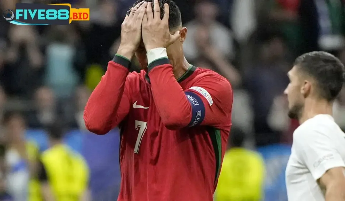 Bồ Đào Nha vs Slovenia: Nước Mắt Ronaldo Rơi, Trò Chơi Chưa Kết Thúc